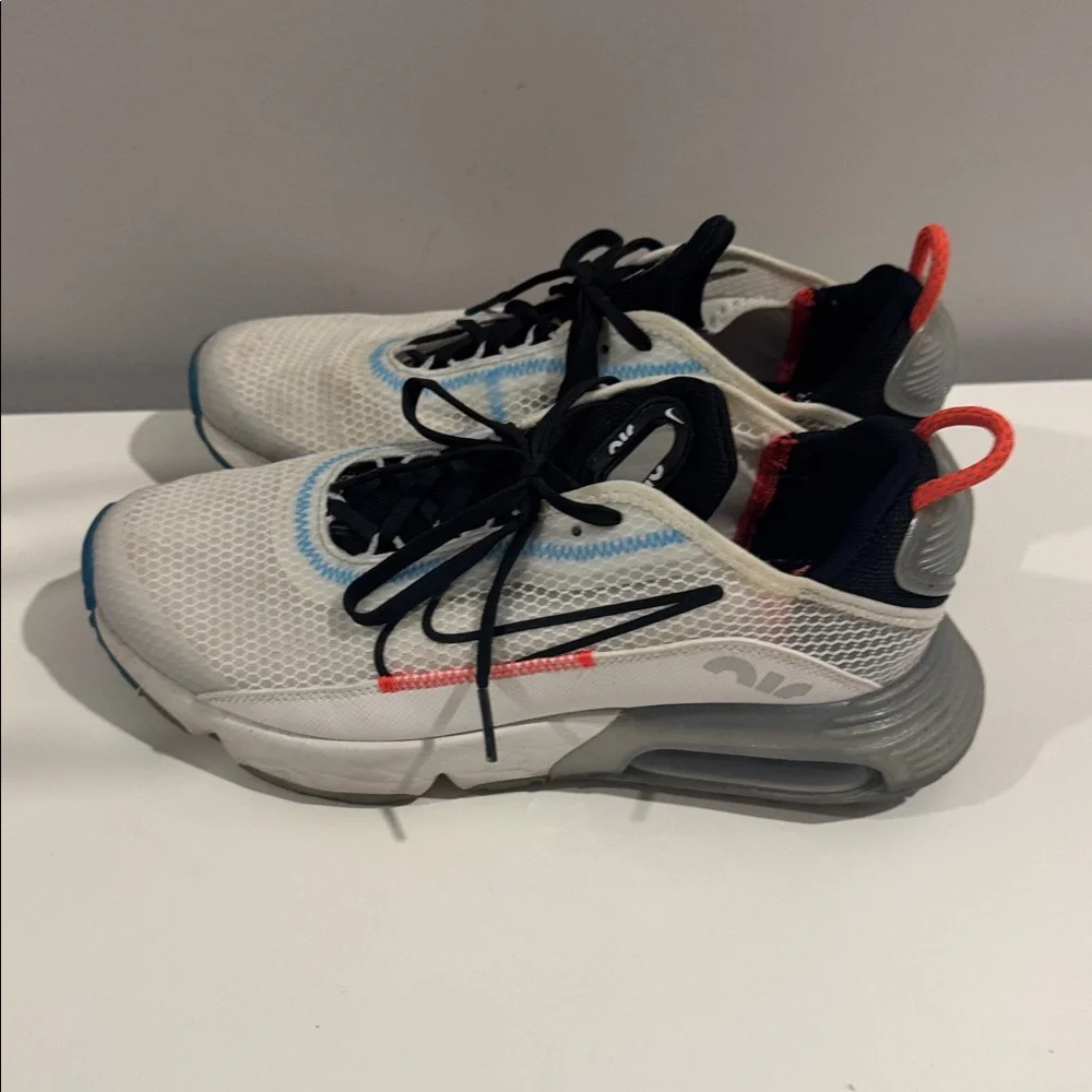 Nike Air Max 2090 White Blue Black Sneakers Youth 5.5Y EU 38 Women’s 7.5-8 - Picture 3 of 9